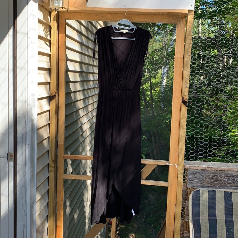 Black sleeveless dress size L